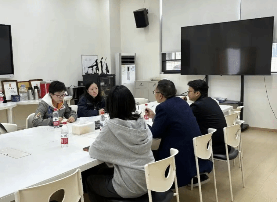 人社部国外人才研究中心一行来我院调研交流